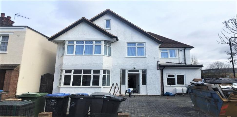 			RECENTLY  REFURBISHED, 3 Bedroom, 1 bath, 1 reception Flat			 Harrowdene Road, WEMBLEY 